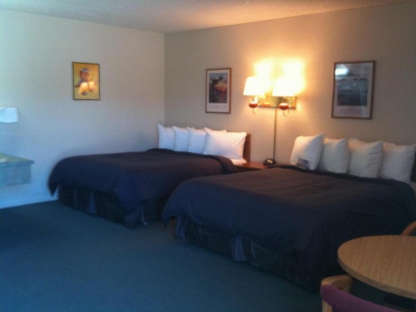 Redwood Inn image 15